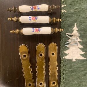 Set of 3 Floral milk glass and Brass vintage drawer hardware